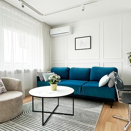 Stylowy Apartament Przy Metrze Varsóvia Exterior foto
