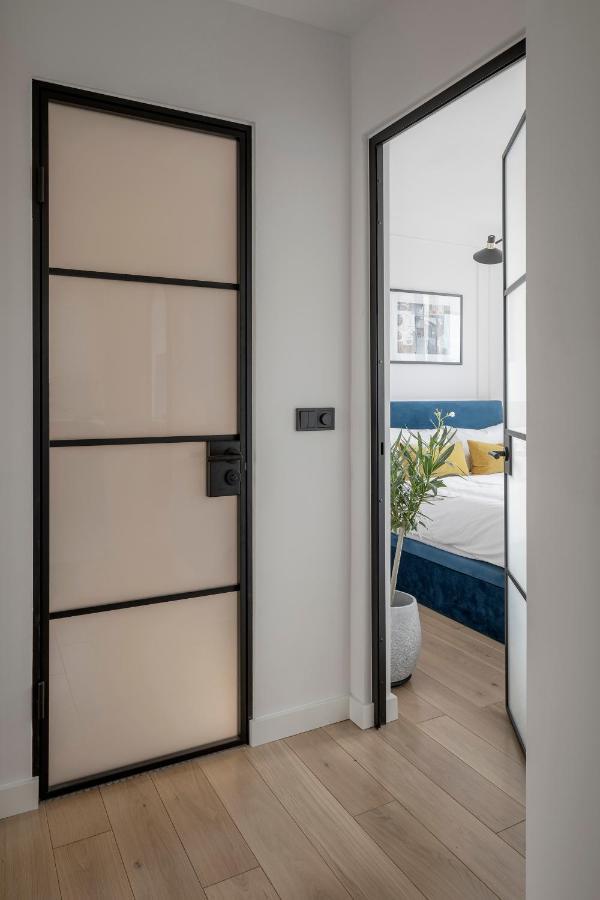 Stylowy Apartament Przy Metrze Varsóvia Exterior foto